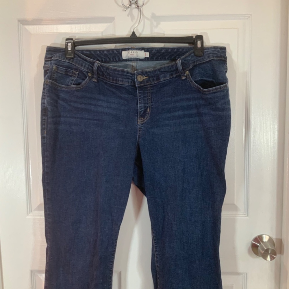 Torrid Bootcut Dark Wash High Rise Jeans Plus Size 22 - Picture 2 of 8